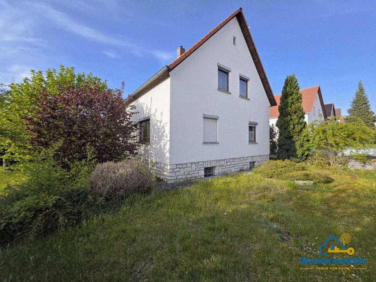 Foto ZFH auf großzügigem Grundstück mit Garage
