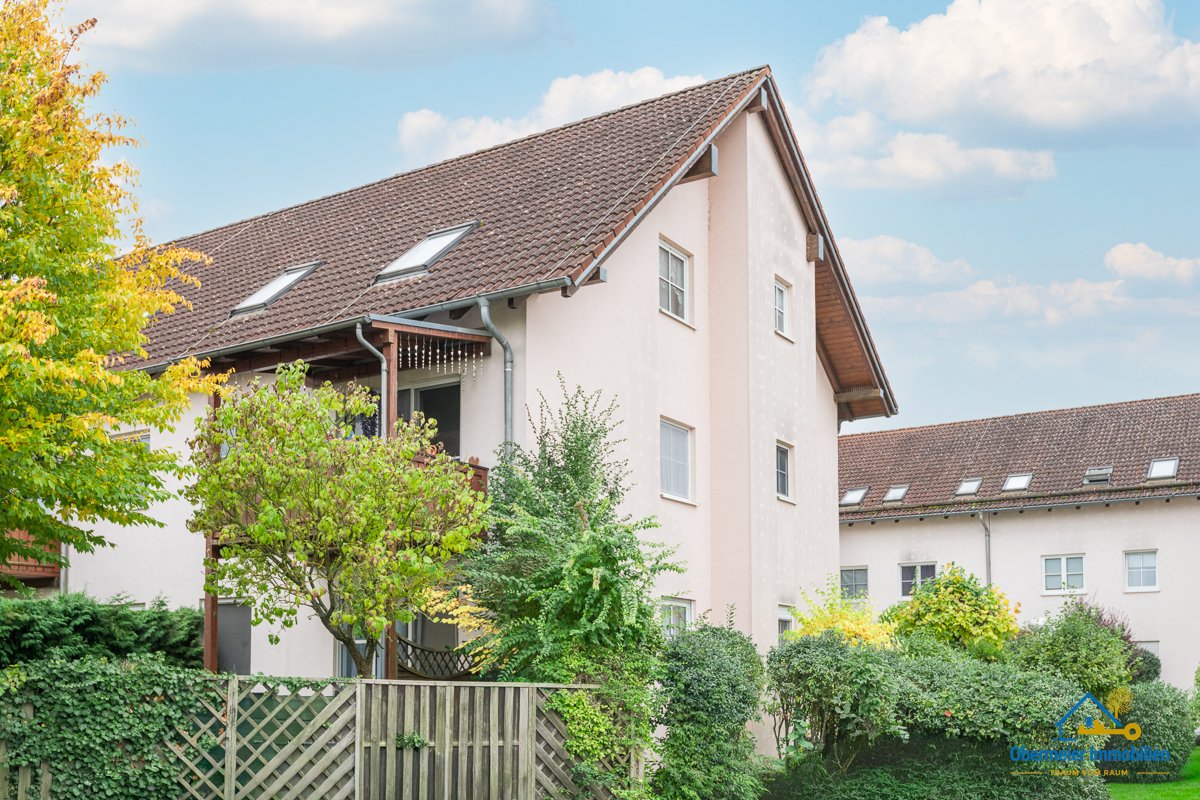 Foto Modernisierte Dachgeschosswohnung mit Stellplatz