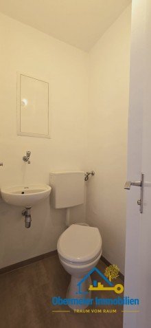 sep. WC Lichtdurchflutete 4-Zimmerwohnung mit S�d-Loggia und Garage
