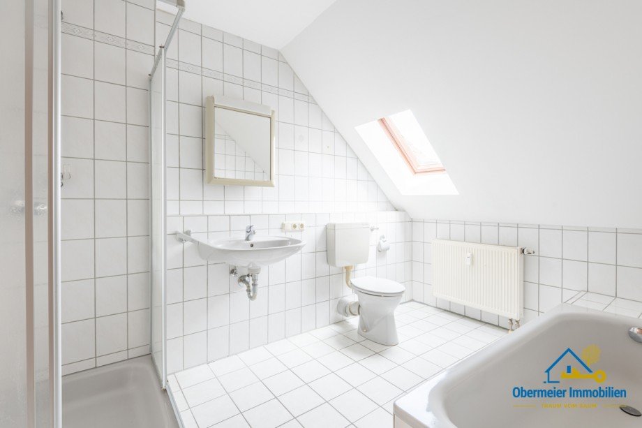 xBad Dachgeschosswohnung Mintraching