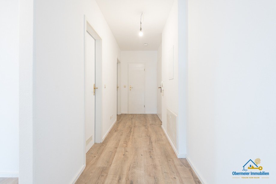 Flur Dachgeschosswohnung Schierling
