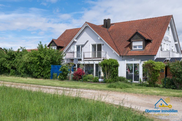 xAu�enansicht Mintraching - Mintraching Dachgeschosswohnung Charmante 1-Zimmer-Wohnung mit Balkon, Tageslichtbad und gro�z�gigem Kellerraum