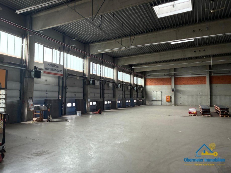  Halle / Lager / Produktion Straubing