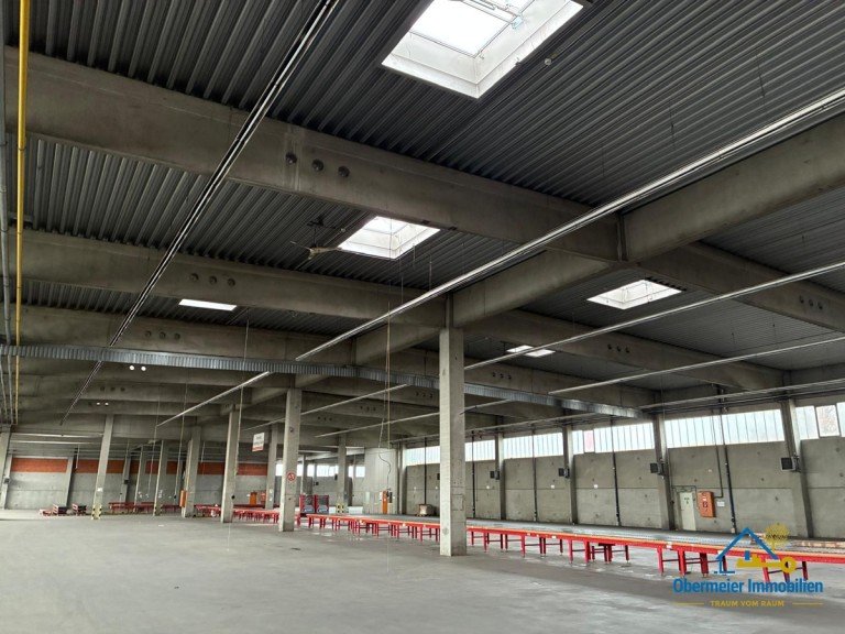  Straubing Halle / Lager / Produktion Halle mit B�ro, ideal f�r Lagerzwecke und flexibel f�r Events oder Sport nutzbar