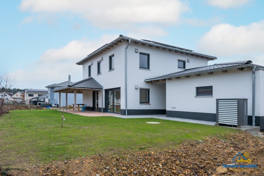 Gartenansicht Einfamilienhaus Bodenw�hr