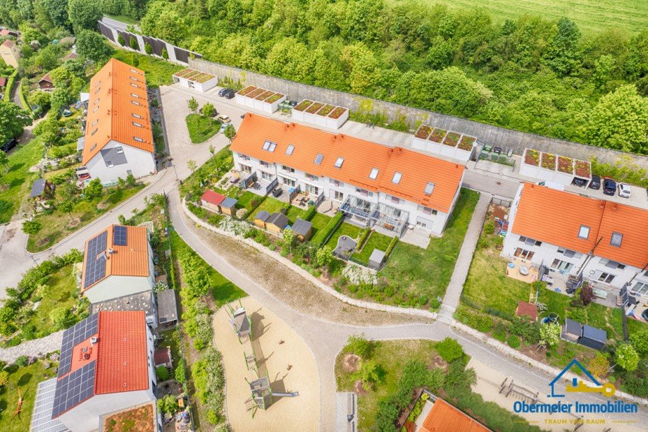 Drohnenaufnahme Reihenmittelhaus Regensburg / Wutzlhofen