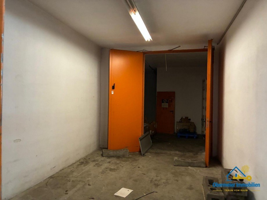  Halle / Lager / Produktion Straubing
