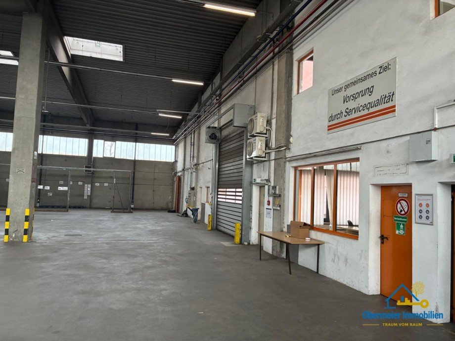  Halle / Lager / Produktion Straubing