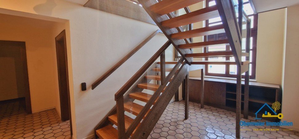 xTreppenhaus 2.OG Maisonettewohnung W�rth an der Donau