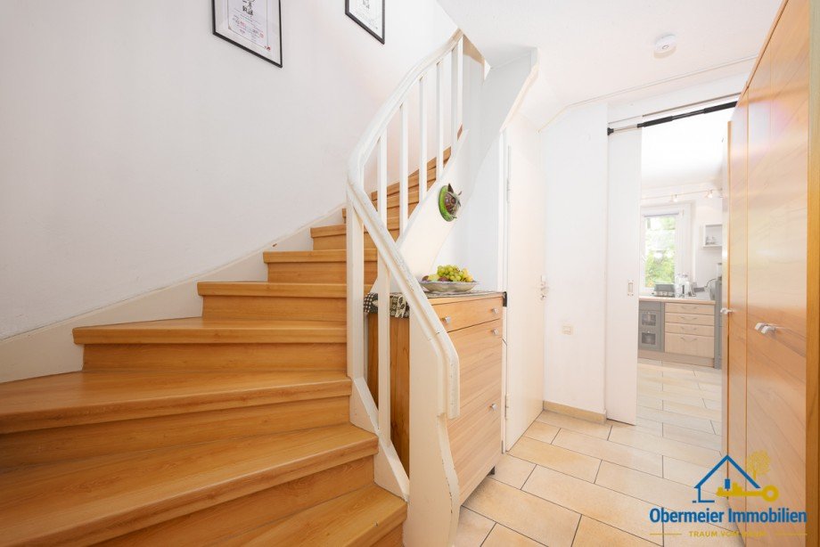 Treppenhaus Doppelhaush�lfte Kelheim