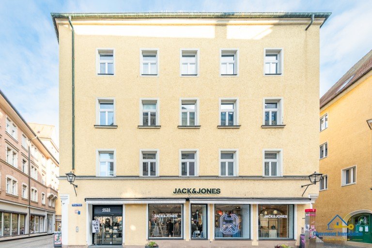 Hausansicht Regensburg Haus Lukratives Investment - Wohn- und Gesch�ftshaus im Altstadtkern
