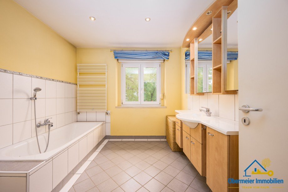 Bad 1 Doppelhaush�lfte Kelheim