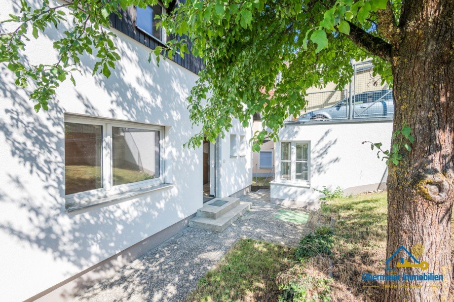 xVorderansicht Zweifamilienhaus Regensburg / Keilberg
