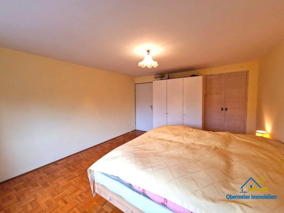 Wohnen/Schlafen UG Einfamilienhaus Wiesent / Ettersdorf