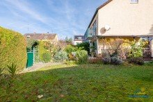 Garten Liebevoll modernisiertes Zuhause mit idyllischem Garten und Garage im begehrten R-Westen