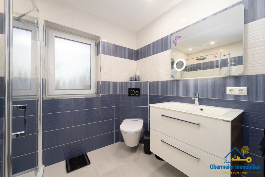 Bad OG Zweifamilienhaus Saal an der Donau