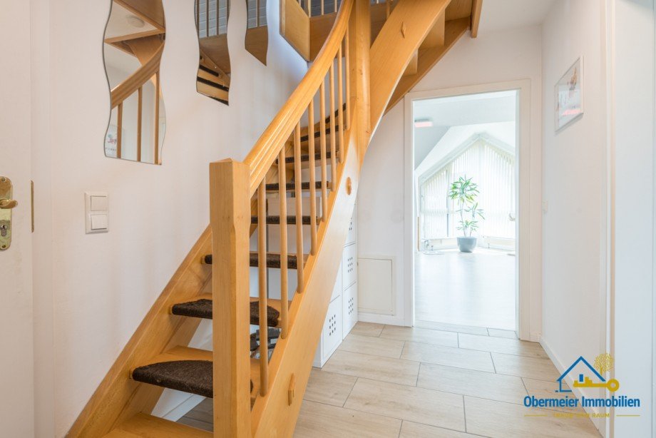 xFlur Dachgeschosswohnung Burglengenfeld