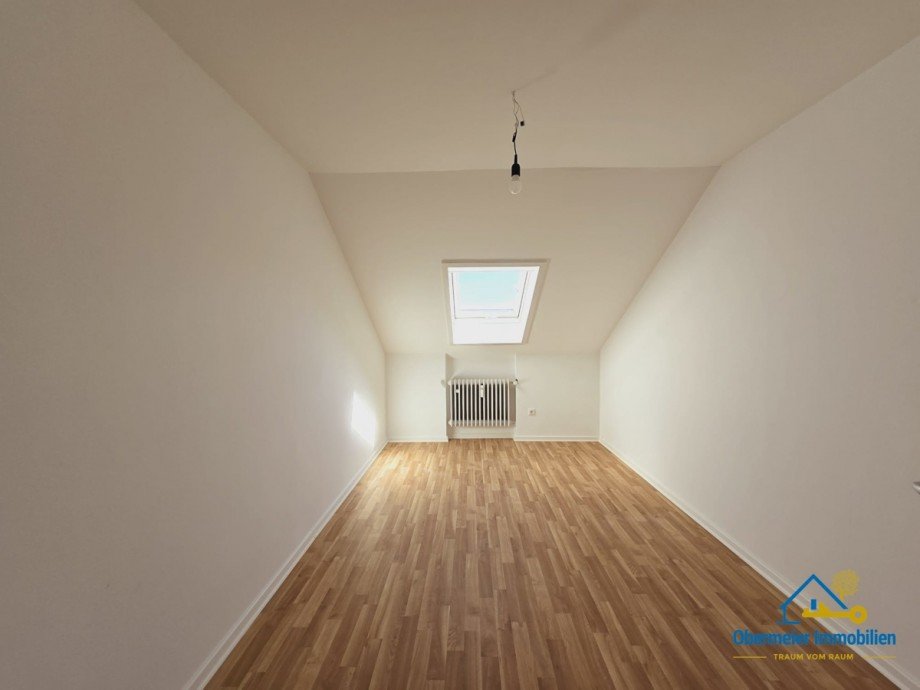 Kind/B�ro Dachgeschosswohnung Lappersdorf