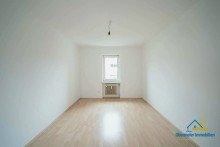 Kind Lichtdurchflutete 4-Zimmerwohnung mit S�d-Loggia und Garage