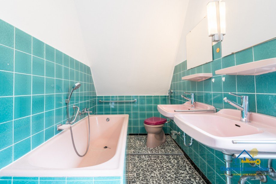 xBad Zweifamilienhaus Regensburg / Keilberg