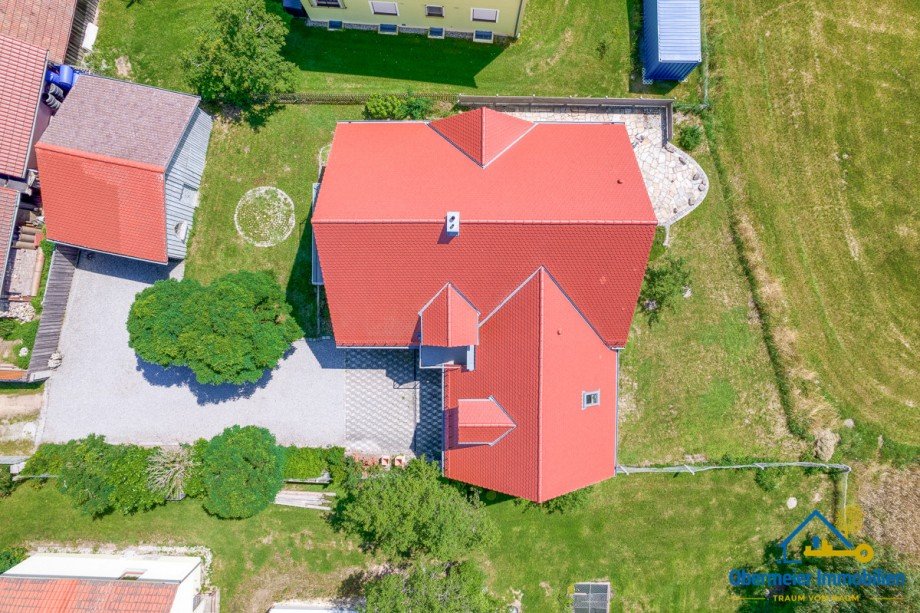 Vogelblick Einfamilienhaus Bernhardswald / K�rn