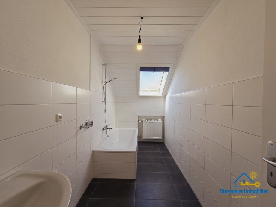 Bad Dachgeschosswohnung Lappersdorf