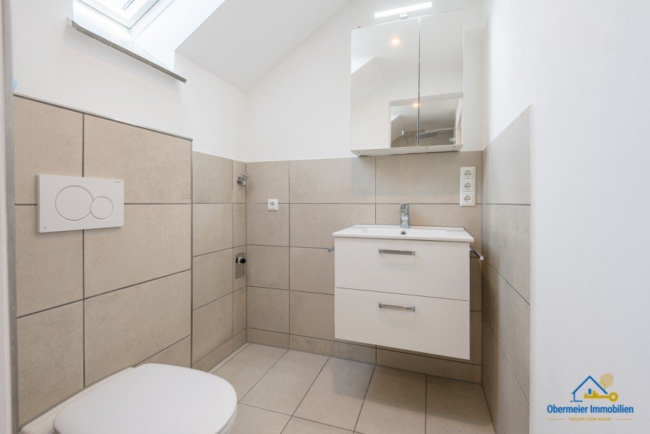 Bad Dachgeschosswohnung Pentling