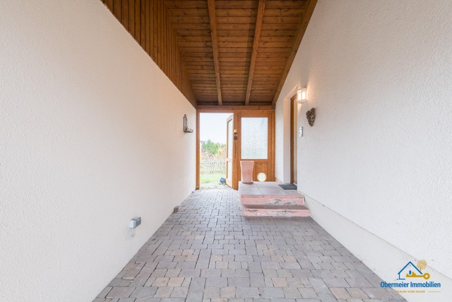 Hauseingang Doppelhaush�lfte Schierling