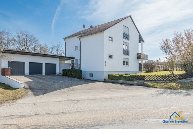 Hausansicht Pentling Erdgeschosswohnung Traumhafte Gartenwohnung in ruhiger Lage: 4 Zimmer, Terrasse und Garage