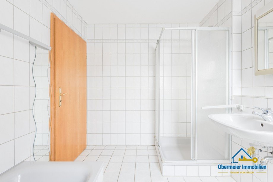 xBad Dachgeschosswohnung Mintraching