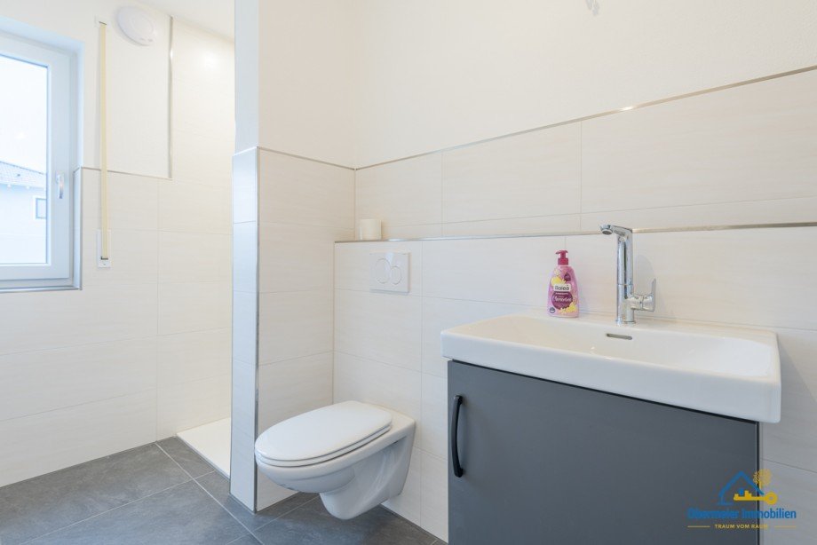 Bad EG Einfamilienhaus Bodenw�hr