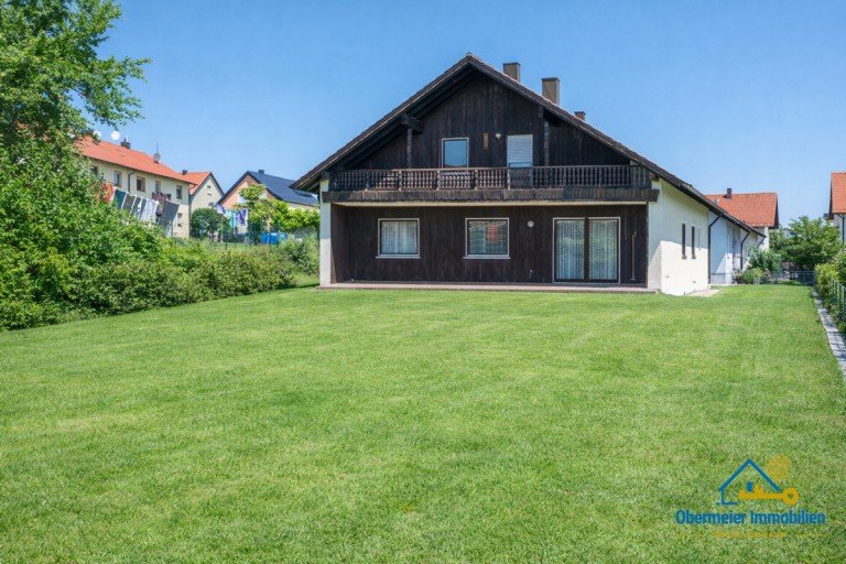 xHausansicht Maxh�tte-Haidhof Einfamilienhaus Ruhig gelegenes Ein- bzw. Zweifamilienhaus mit gro�em Garten und Doppelgarage - ideal f�r Familien