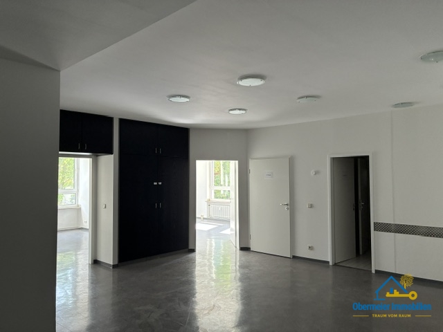 Fl�che 1. OG - ca. 320 m� B�ro / Praxis Regensburg