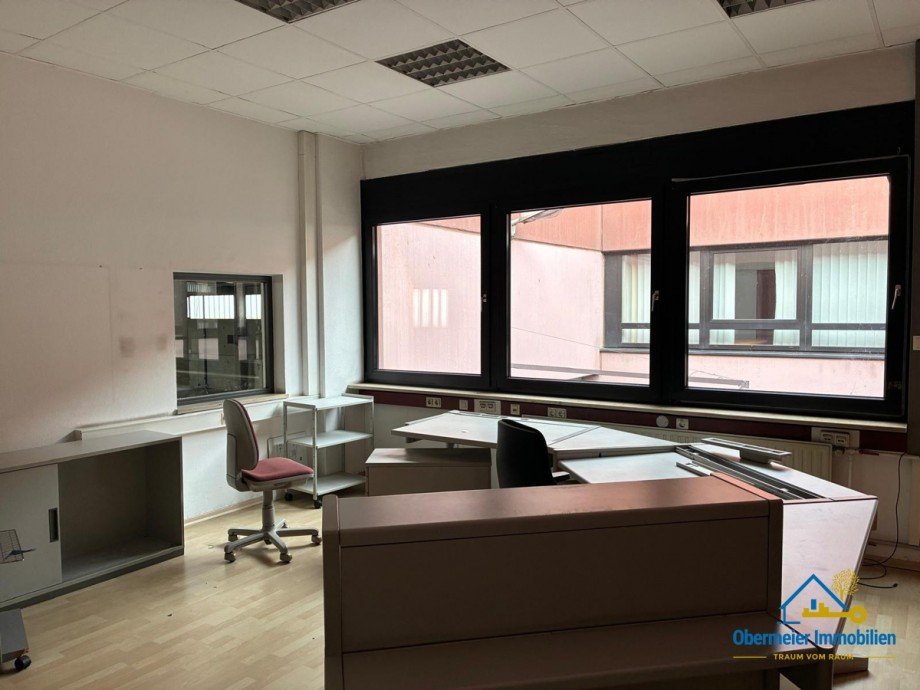  Halle / Lager / Produktion Straubing