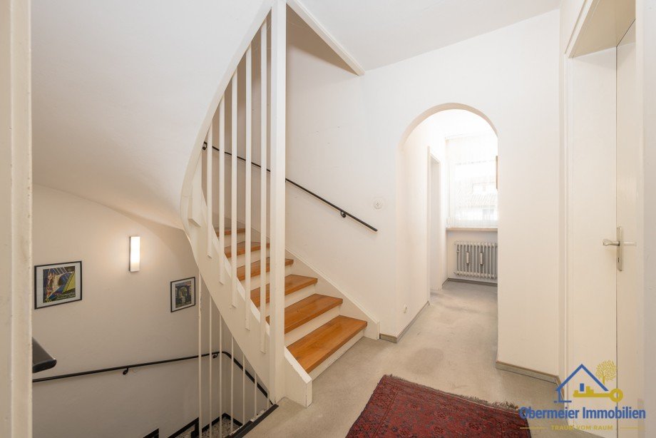 xFlur OG Reihenmittelhaus Regensburg / Wutzlhofen