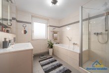 Bad Elegante 3-Zimmer-Wohnung mit Aufzug, Balkon und edler Innenausstattung