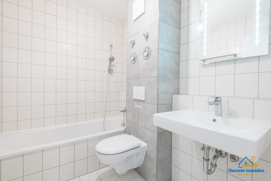 Bad Dachgeschosswohnung Schierling