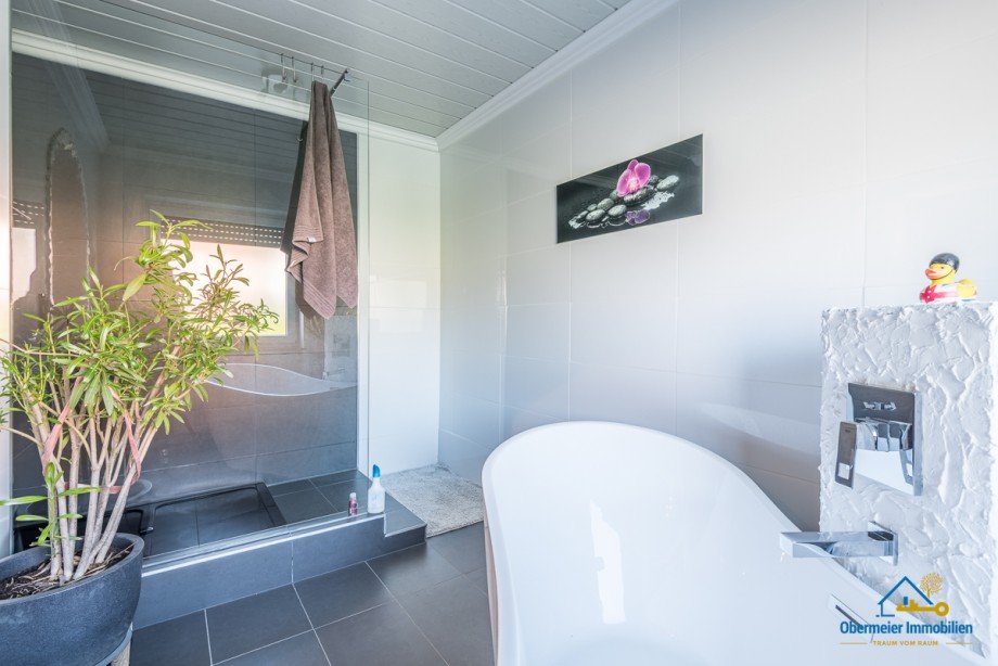 xBad Erdgeschosswohnung Regenstauf / Steinsberg