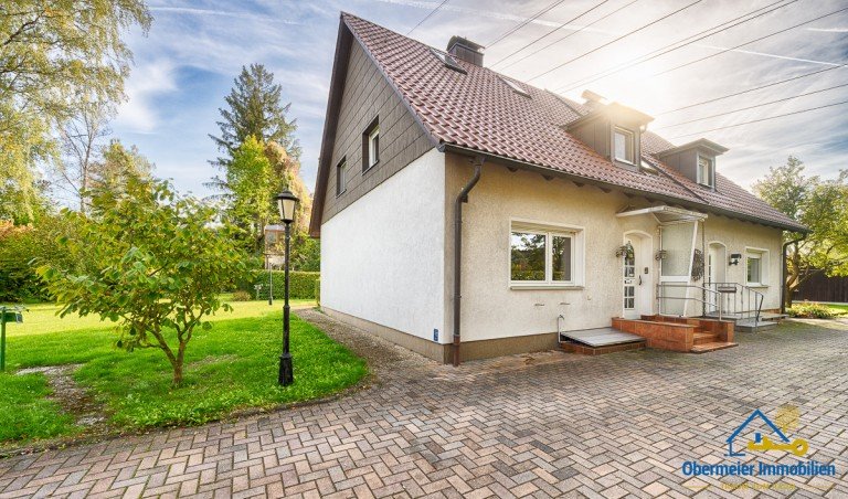 Au�enansicht Regensburg / Schwabelweis Doppelhaush�lfte Familienfreundliches Wohnen! Ruhig gelegene Doppelhaush�lfte in Schwabelweis