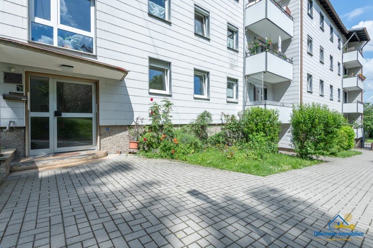 Hausansicht Regensburg Erdgeschosswohnung 4-Zimmer-Eigentumswohnung mit gro�em Keller nahe den Regensburg Arcaden