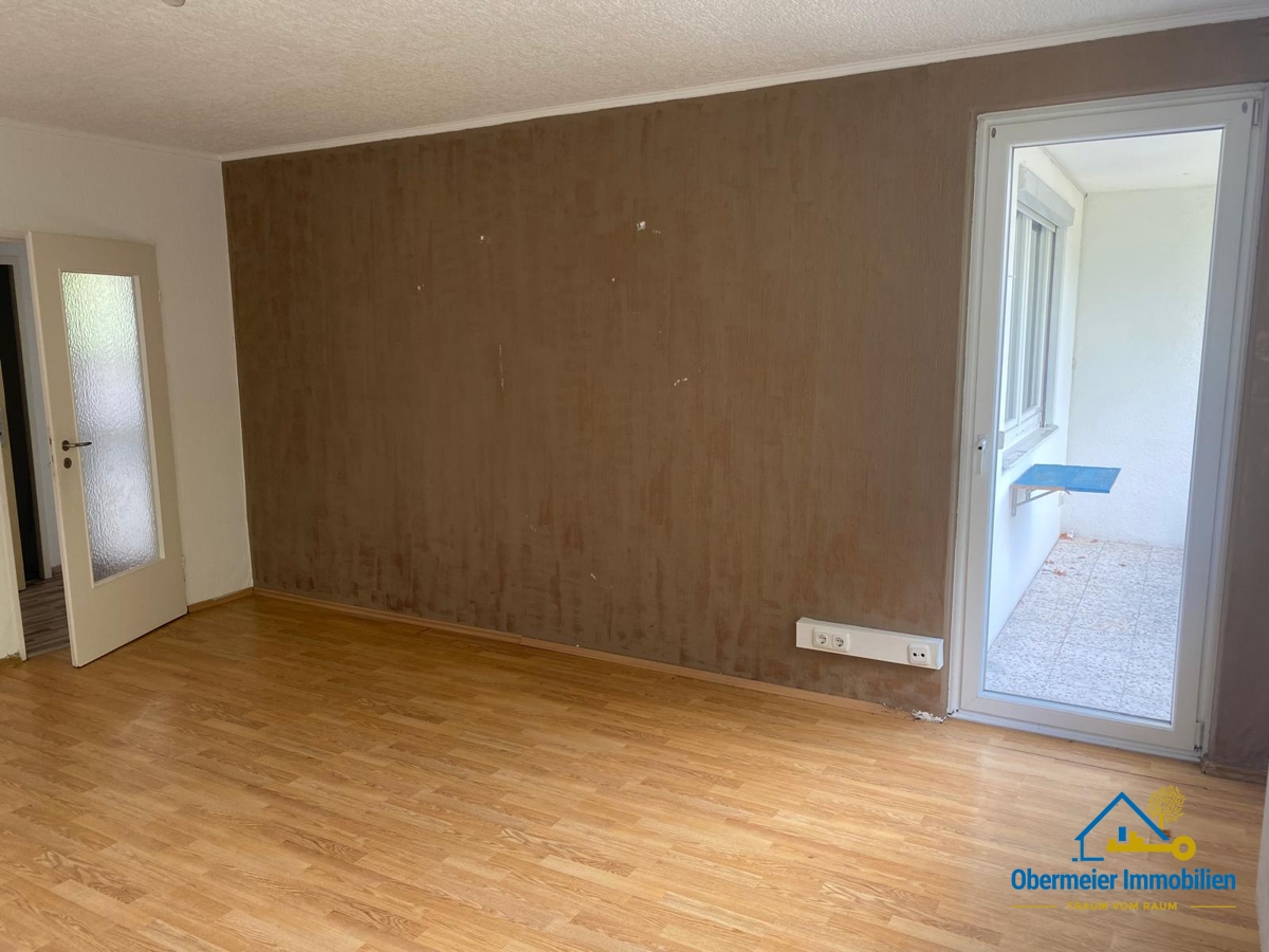 4-Zimmer-Wohnung mit Loggia und Einbauküche in Bruck i.d.OPf. - Foto 2