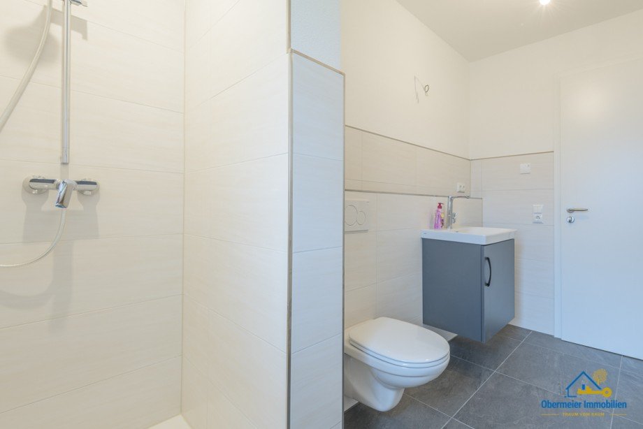 Bad EG Einfamilienhaus Bodenw�hr