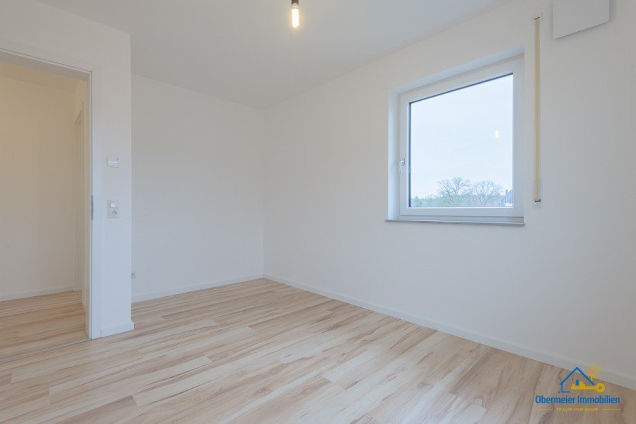 Kind Einfamilienhaus Bodenw�hr