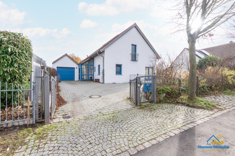 Au�enansicht Sinzing Einfamilienhaus Ruhig gelegenes Einfamilienhaus mit Garten, Garage und lichtreichen R�umen