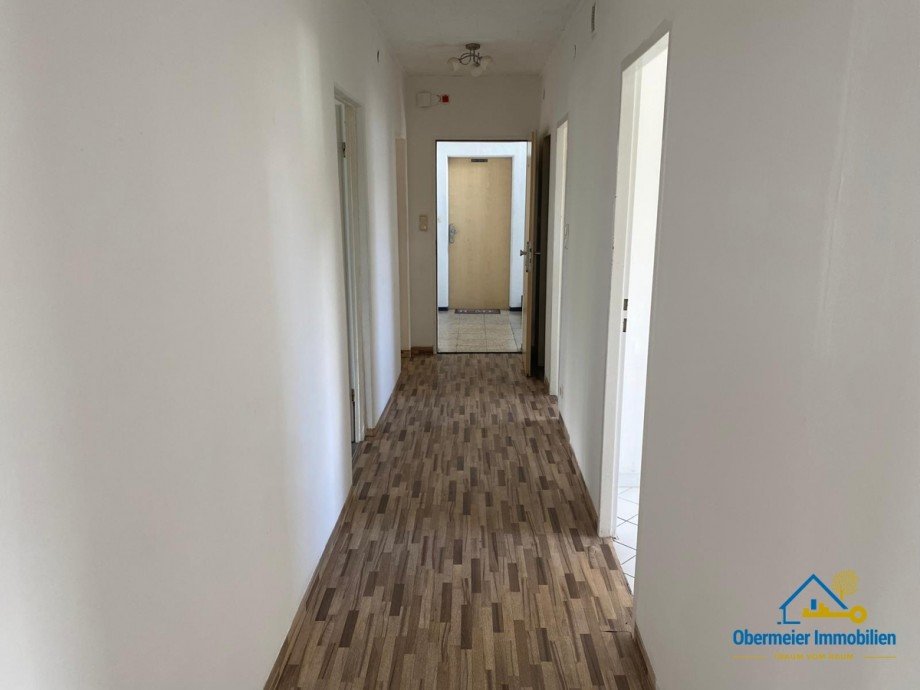Flur Etagenwohnung Bruck in der Oberpfalz