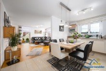 Kochen/Essen Elegante 3-Zimmer-Wohnung mit Aufzug, Balkon und edler Innenausstattung