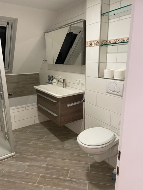 Bad Dachgeschosswohnung Sinzing
