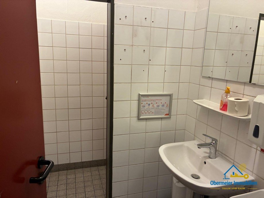  Halle / Lager / Produktion Straubing