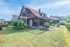Hauptbild Familienfreundliches Einfamilienhaus mit liebevoll angelegtem Garten & Carport