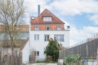 Bild (bfcc52eb1bf5c8052fc02e66d5389e5c): Wohn- und Gesch�ftshaus mit Domblick - 6 Stellpl�tze & Entwicklungspotenzial